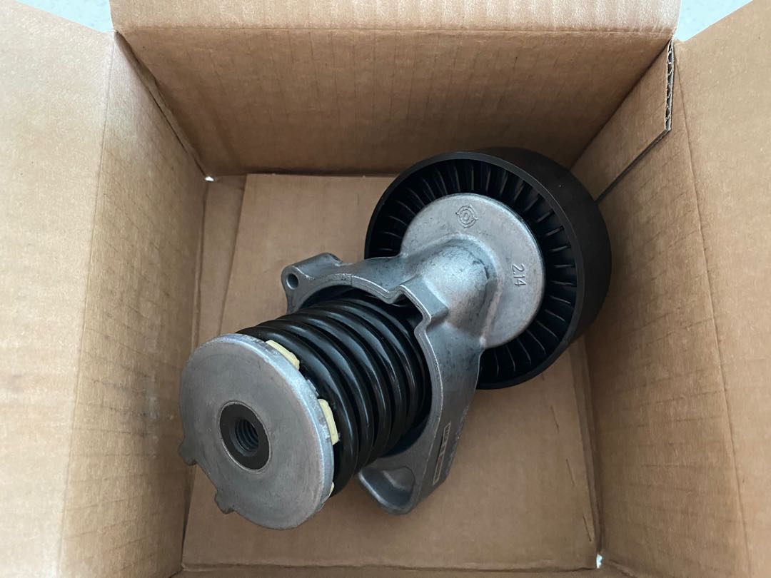 BNIB Mercedes M271 Belt Tensioner Pulley, Car Accessories, Accessories
