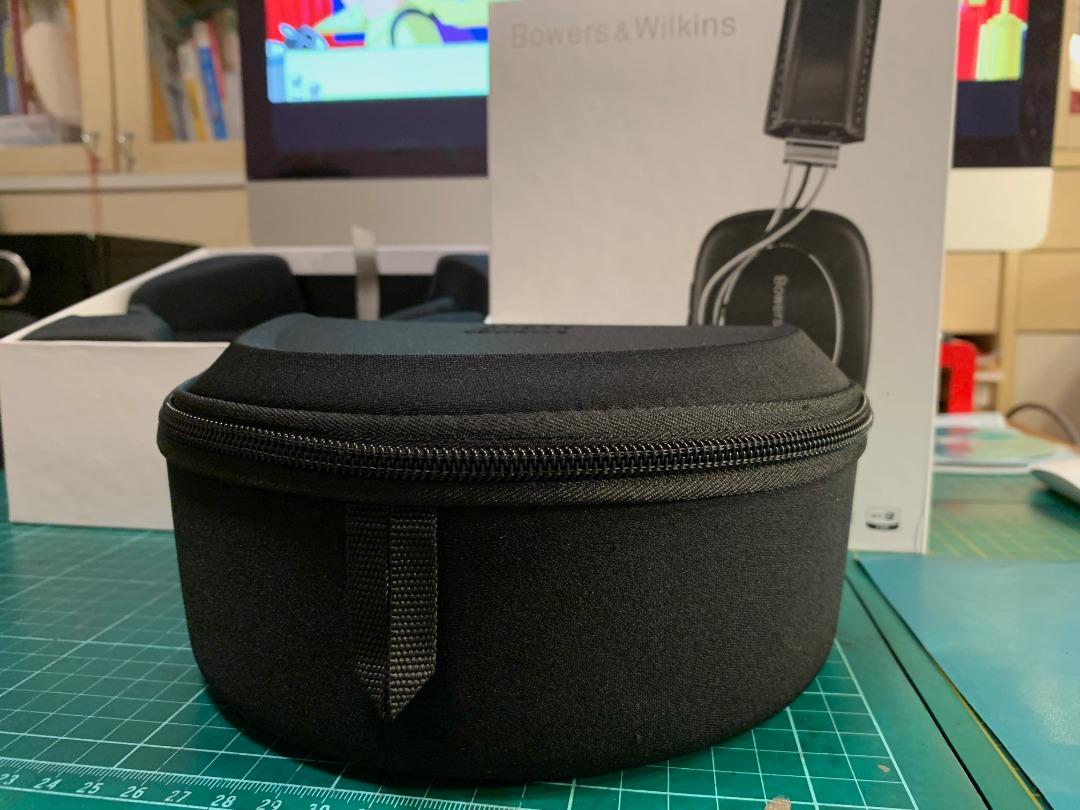 Bowers & Wilkins P7 無線＋有線耳機、附輕旅行之防潑水硬殼保護套 - 展示品 95成新