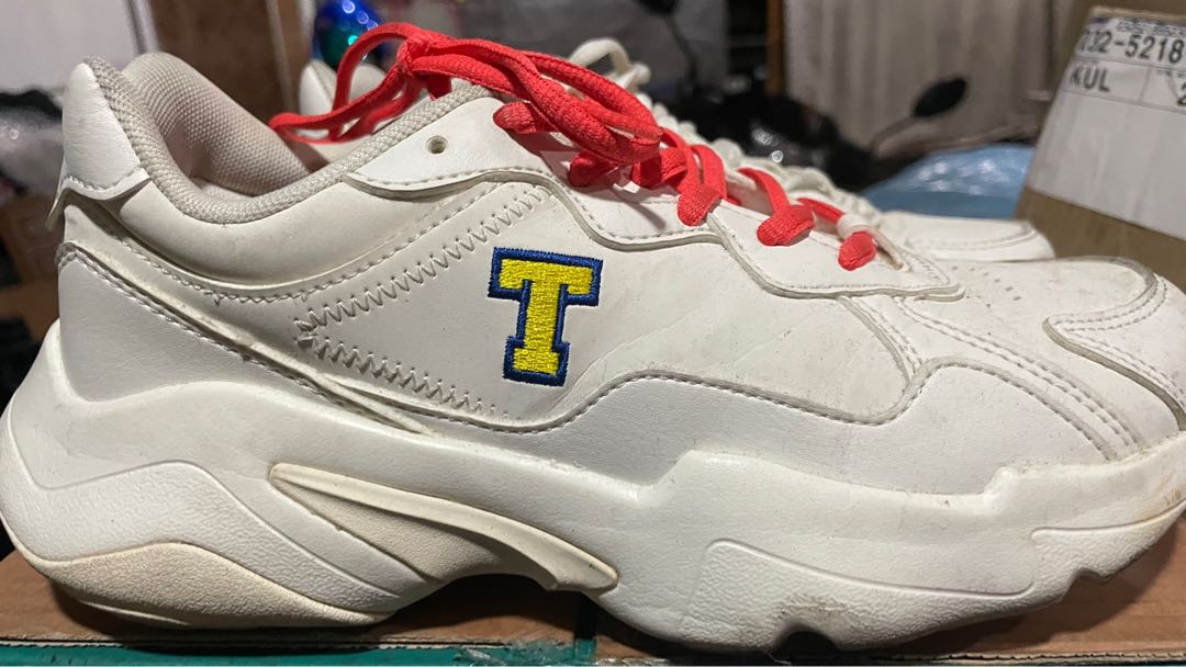 BT21 x Reebok limited item T for Tata Women s Fashion