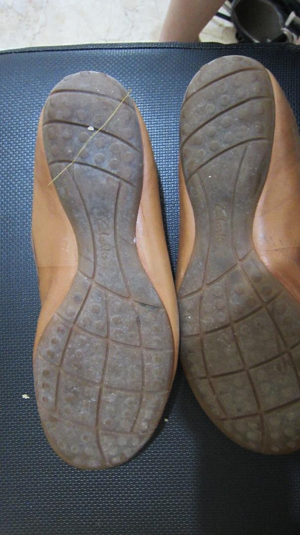 Clarks softwear ballerina leather shoe Fesyen Wanita Sepatu di Carousell