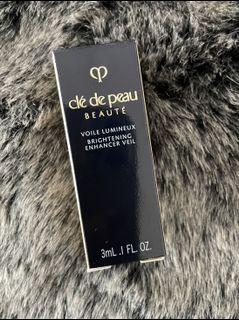 Cle de Peau primer