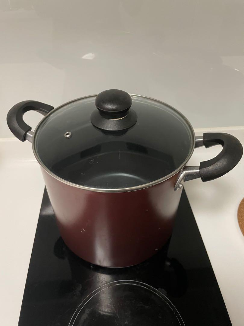 Cooking pot Gas stove top (No induction), Furniture & Home Living