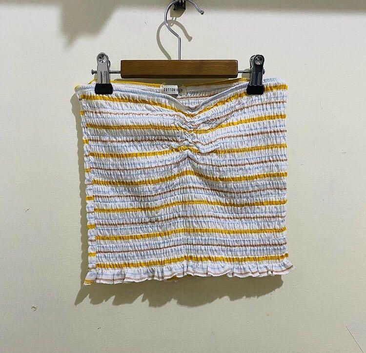 Cotton on tube Top (Category: Sleeveless) located in Bacoor. Submitted by decluttrdaily (Listing ID 1174287816, Image 1). Description: .