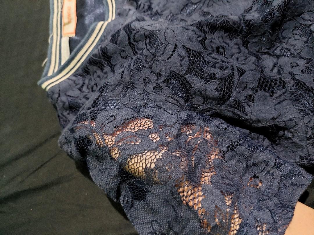 Dainty Lace Top from GTWFAB (Category: Blouses) located in Mandaluyong City. Submitted by polaming (Listing ID 1174242992, Image 2). Description: Bought at SM Dept. Store. Matibay yung Lace, di puchupuchu. Double-Lined except sleeves area 💖 one of my faves, but sadly di na kasya 😥.