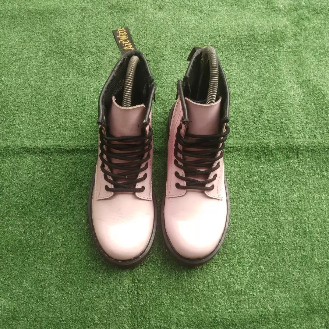Dr.martens delaney size 35 fit 36 Fesyen Wanita Sepatu di Carousell