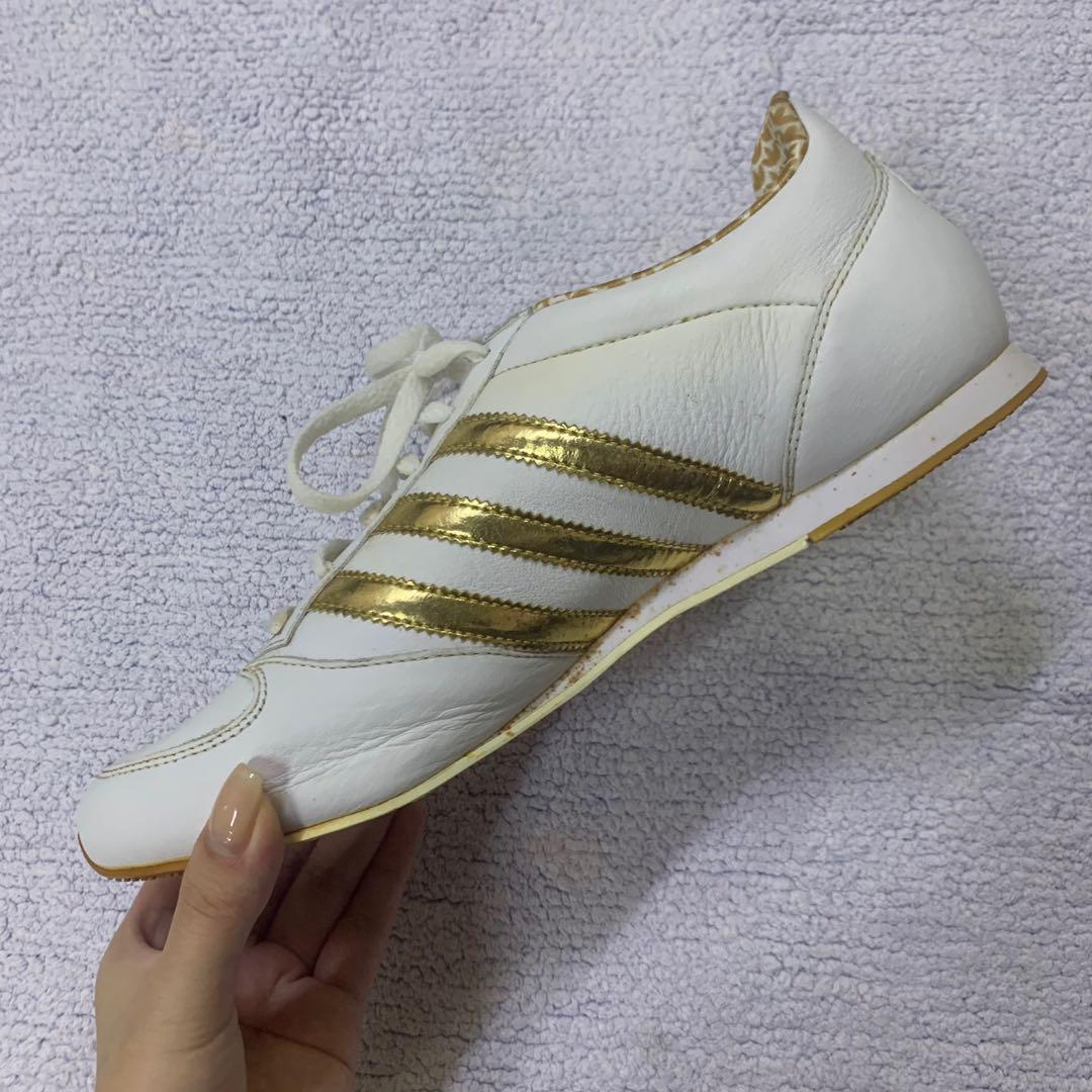 Altoparlante Estricto Se infla E39.5 ADIDAS MIDIRU white gold sneakers lace up shoes, Women's Fashion,  Footwear, Sneakers on Carousell