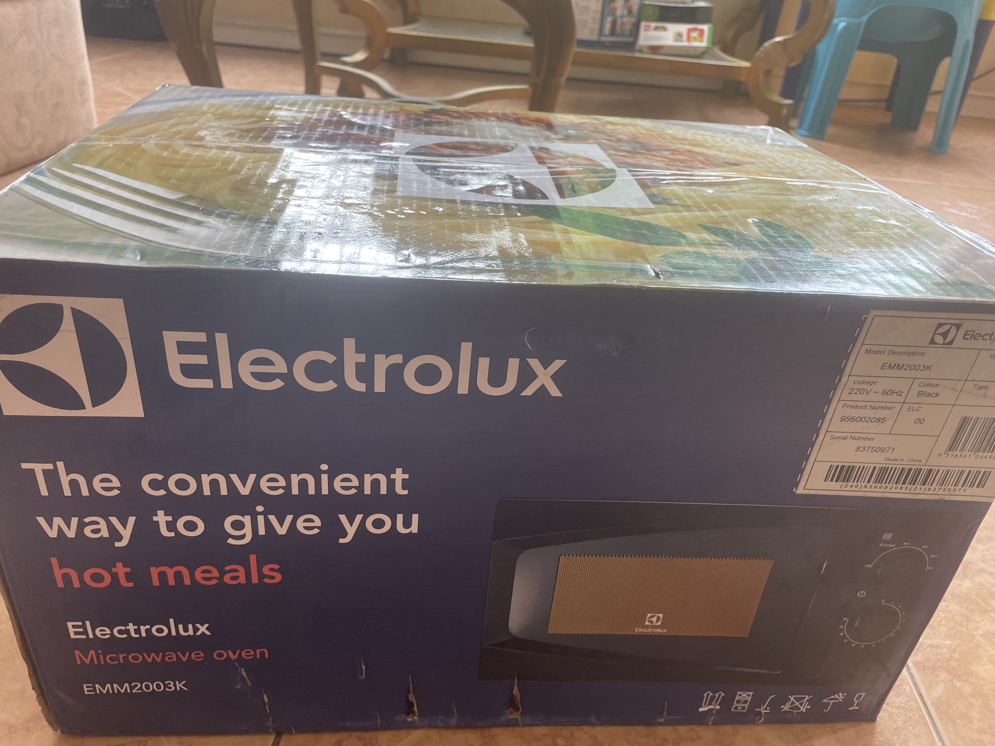 Electrolux EMM2003K 20 Liters Tabletop Microwave Oven, TV & Home