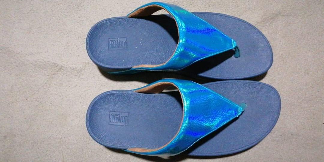 Fitflop Lottie Iridescent Scale toe thongs Women s Fashion
