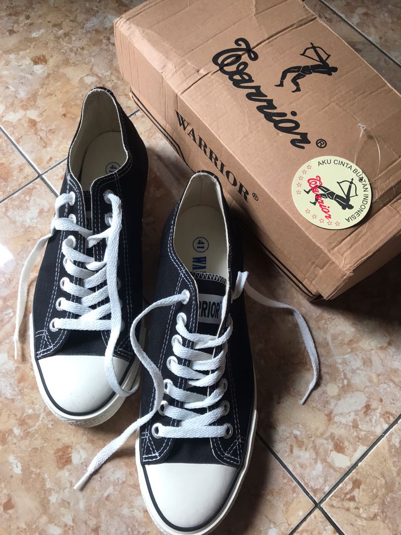 Sepatu deals warrior converse