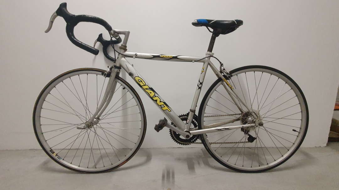 Giant R1000, Sports Equipment, Bicycles & Parts, Bicycles on Carousell