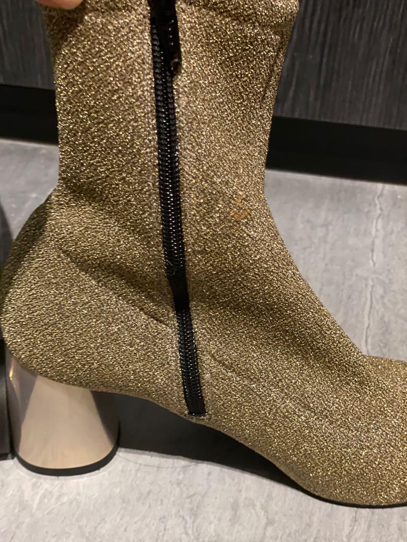 Glitter best sale gold boots