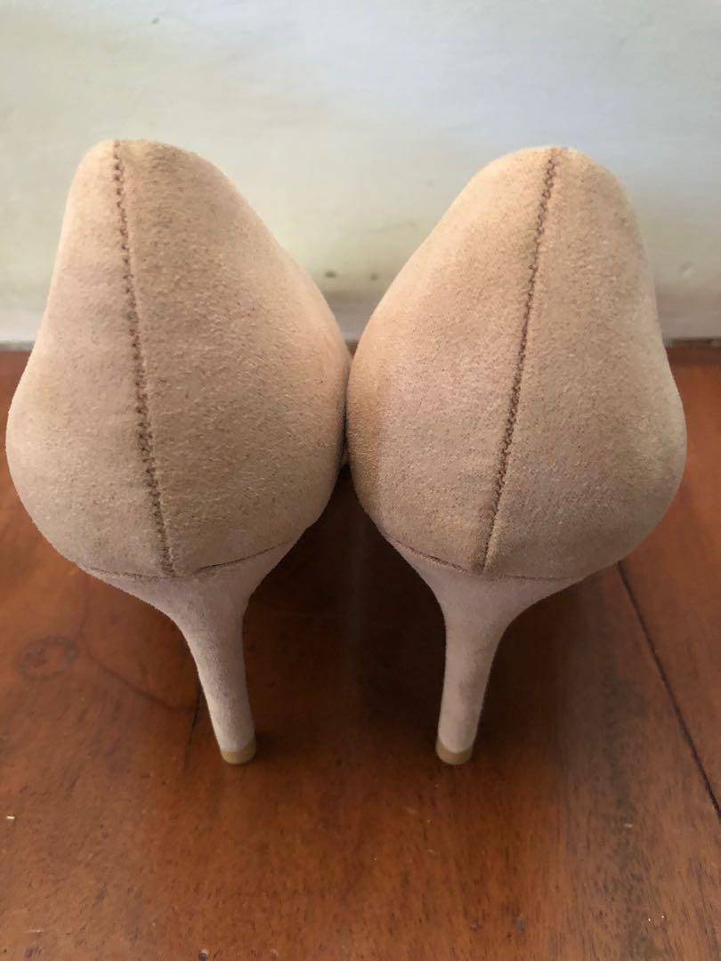 H&M Beige Heels size 7 (Category: Heels) located in Manila. Submitted by AMReg (Listing ID 1174122187, Image 3). Description: Used twice only.