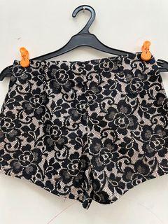 Hot pants floral IMPORT LIKE NEW