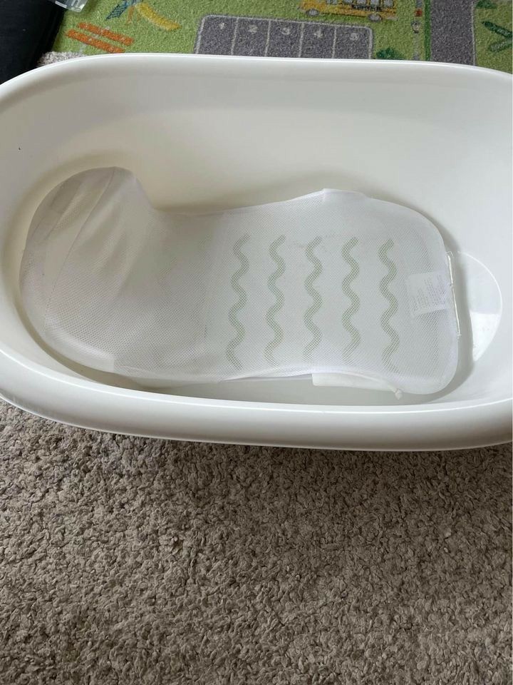 Ikea bath tub for babies, 兒童＆孕婦用品, 洗澡及換尿片, 洗澡及換尿片 浴盆及相關設備 Carousell