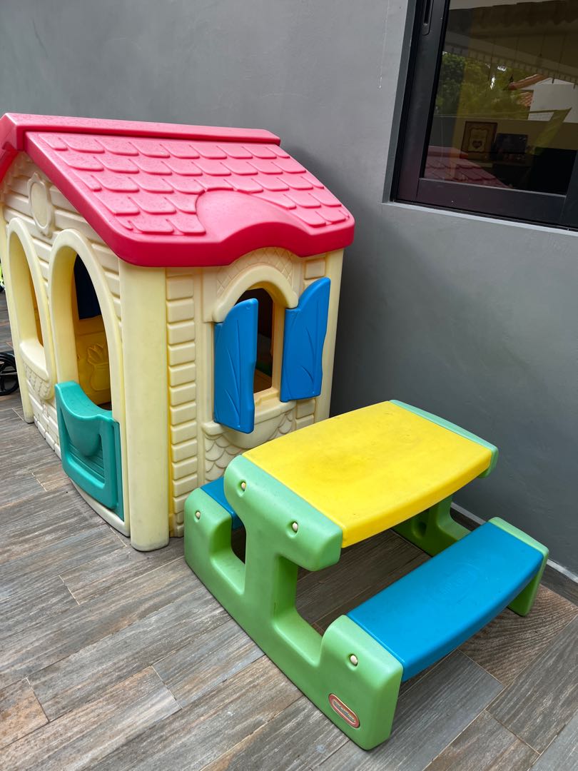 Little tikes playhouse with deals table