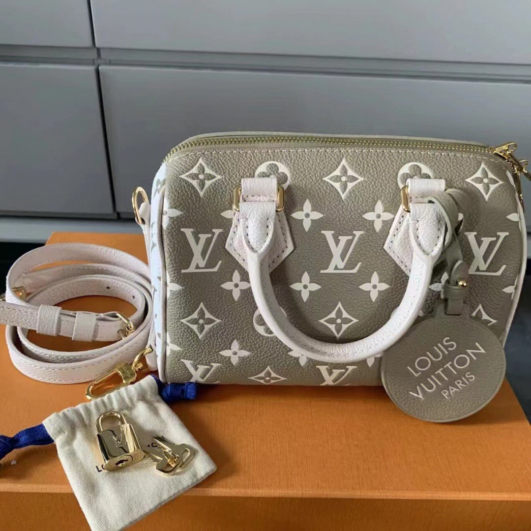 New Olive green LV speedy bandouliere 20 monogram bag, Women's Fashion, Bags  & Wallets, Shoulder Bags on Carousell