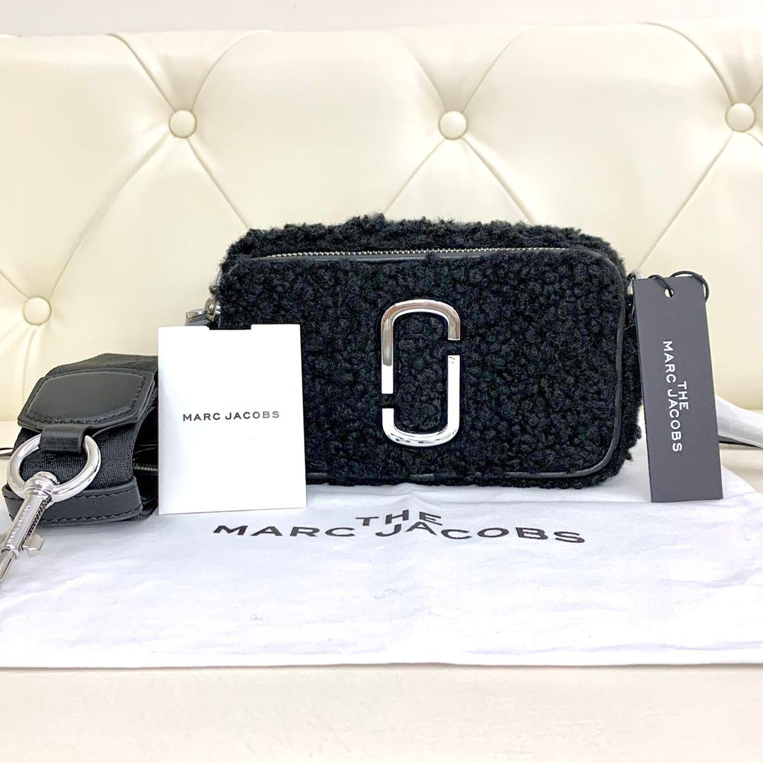 Marc Jacobs Sling bag crossbody bag snapshot camera bag, Women's Fashion,  Bags & Wallets, Cross-body Bags on Carousell
