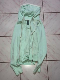 (Category: ) located in . Submitted by shoppe.dolly (Listing ID 1174271838, Image 1). Description: .