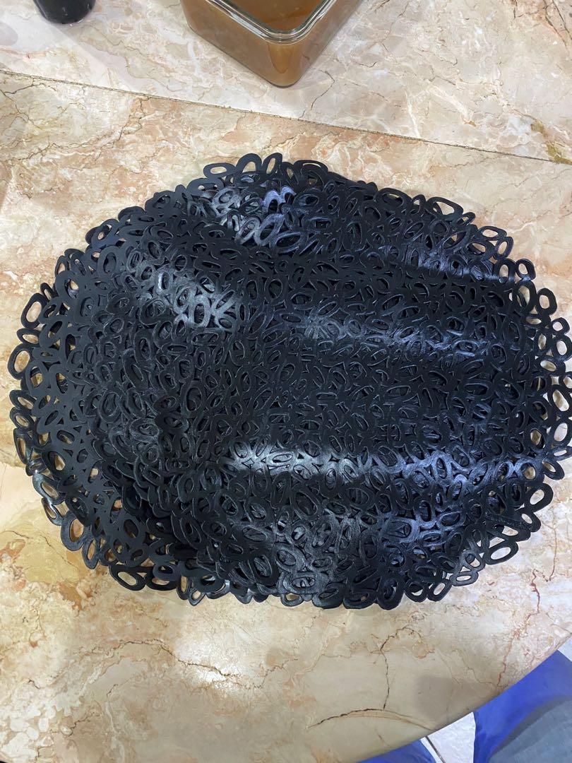 NEW Gourdo's Black Placemats (8 pcs.) (Category: Table Linen & Textiles) located in San Juan City. Submitted by quickdolphin.0fab36 (Listing ID 1174217293, Image 2). Description: old stock but never used ✨ - diameter: 15".
