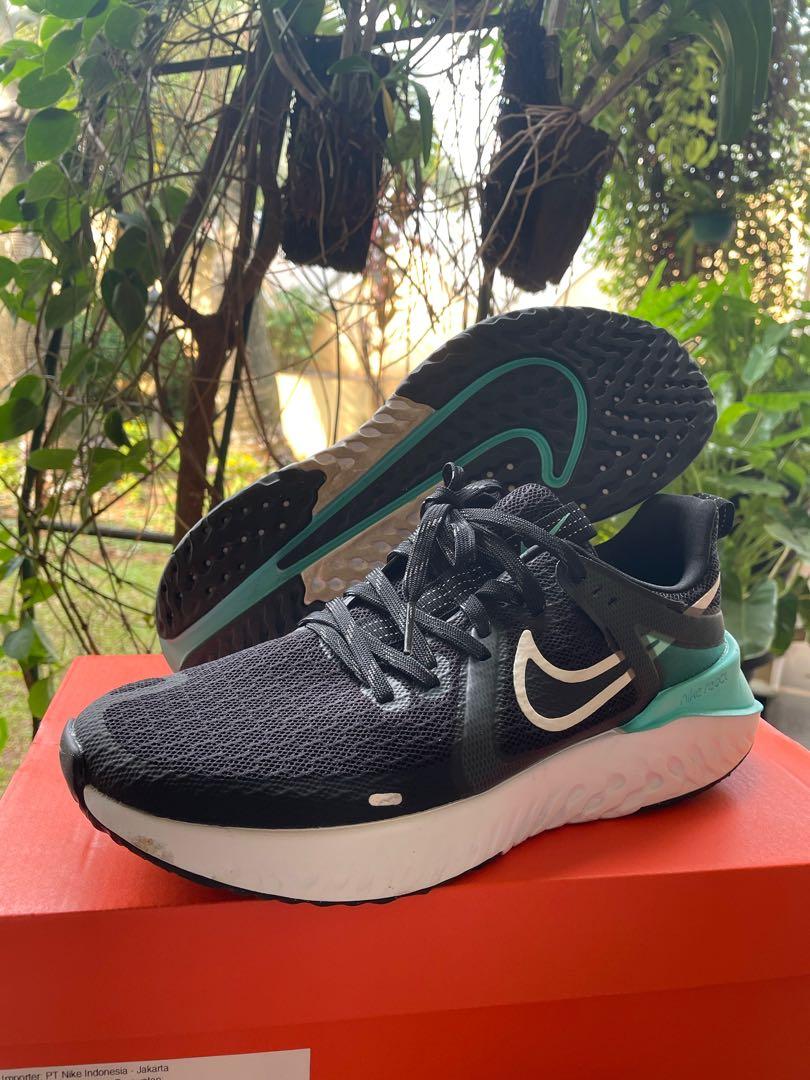 Harga nike legend react top