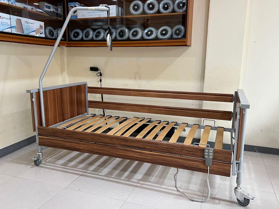 Nursing bed (Category: Bed Frames & Mattresses) located in Cainta. Submitted by reabilty (Listing ID 1174190292, Image 1). Description: Home care bed CHARACTERISTICS Applications home care Operation electric Features height-adjustable,, reverse Component on casters Number of sections 4-section DESCRIPTION With the domiflex, a robust, standard nursing care bed, patients are guaranteed safe and comfortable home care. The domiflex offers the best Ge