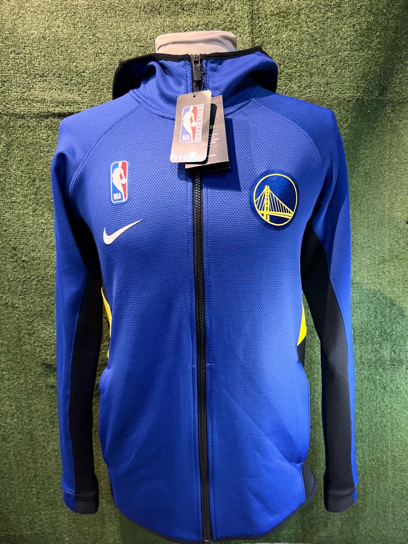 Golden State Warriors Spotlight Men's Nike Dri-FIT NBA Pullover Hoodie.