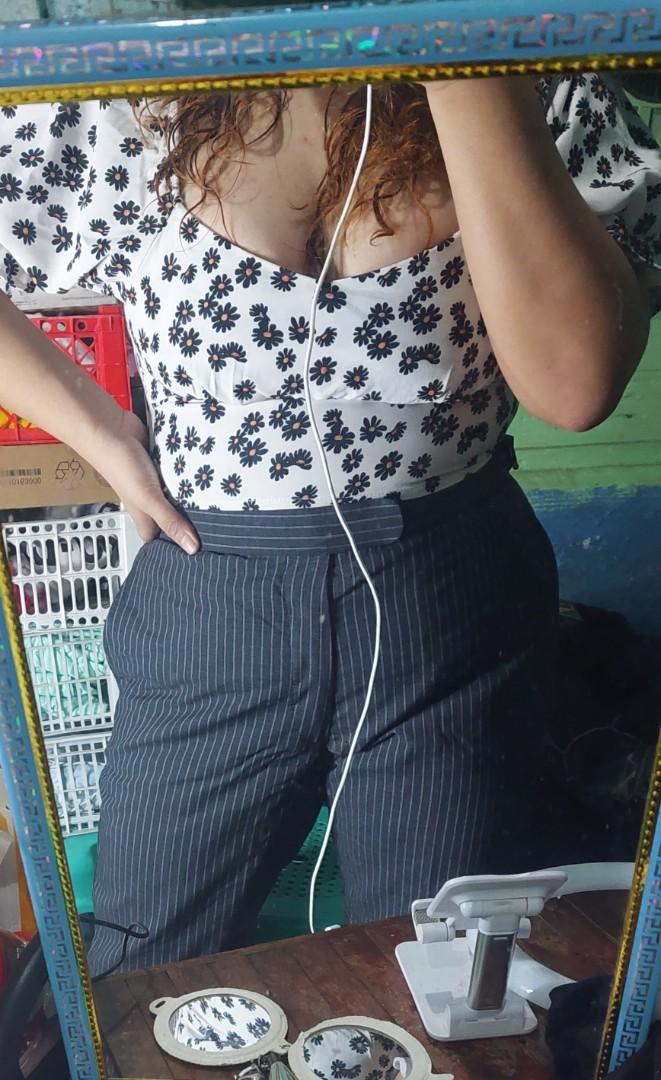 Plus size Rutched Back Crop-top Puff Sleeves (Category: Blouses) located in Mandaluyong City. Submitted by polaming (Listing ID 1174218143, Image 2). Description: Worn only once para masukat..