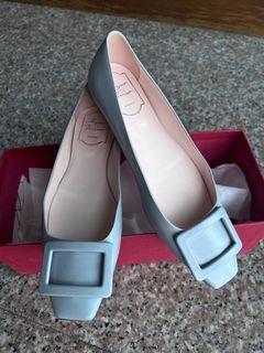 Roger vivier flat shoes