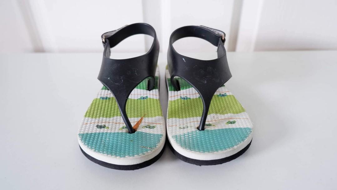 Kids beach slippers deals