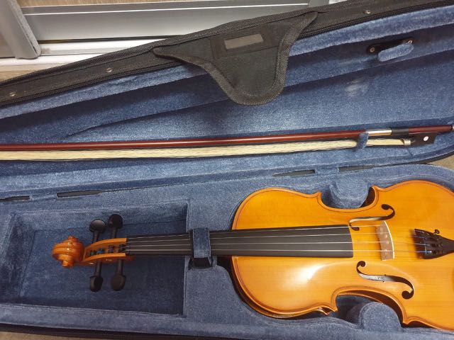 Valencia violin hot sale