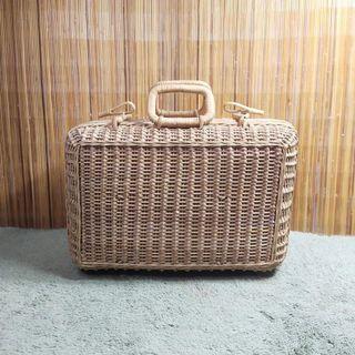 Vintage Light Wicker Suitcase/Boho Picnic Basket