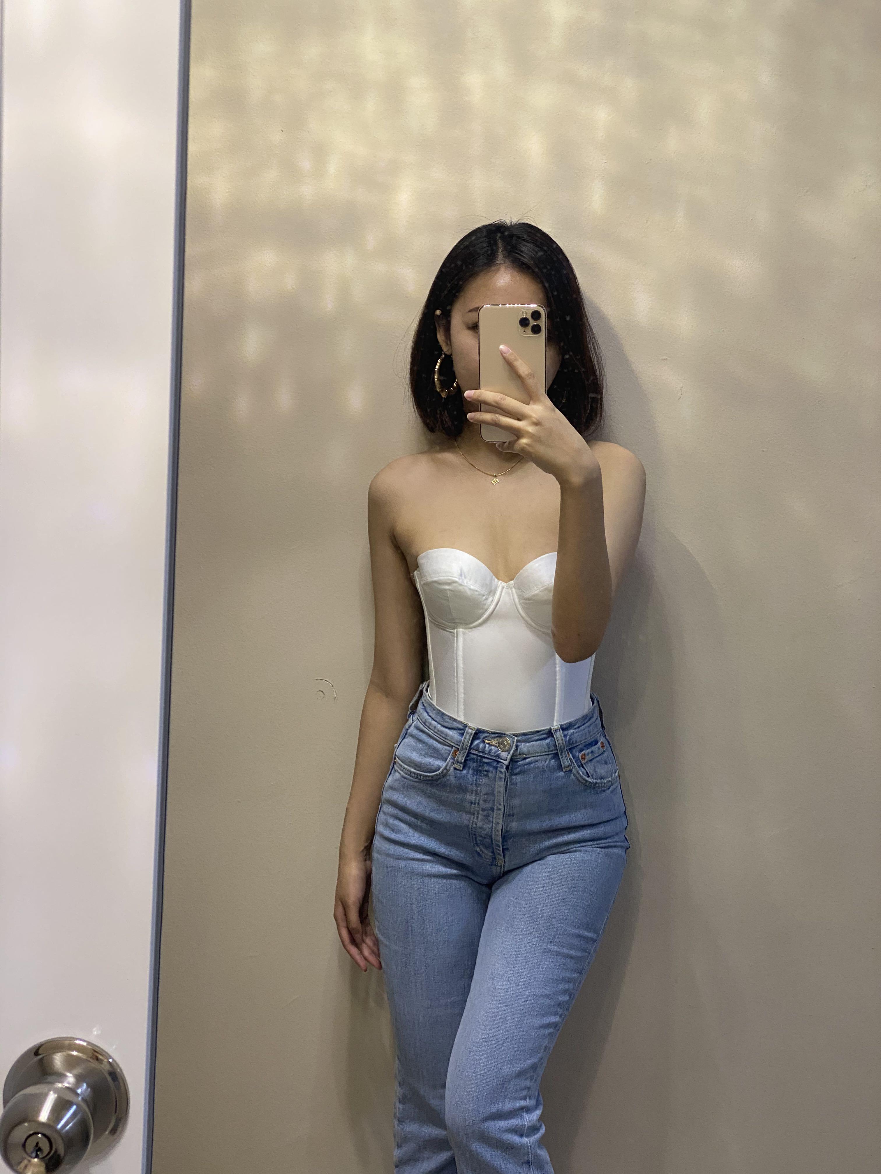 white_corset_1658579846_08178a81_progressive.jpg