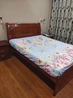 WOODEN BED WITH 2 SIDE TABLE 20x18