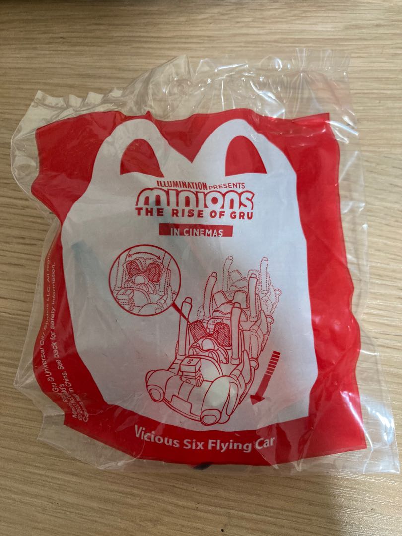麥當勞 開心樂園餐玩具 迷你兵團 vicious six flying car 興趣及遊戲 玩具 遊戲類 Carousell
