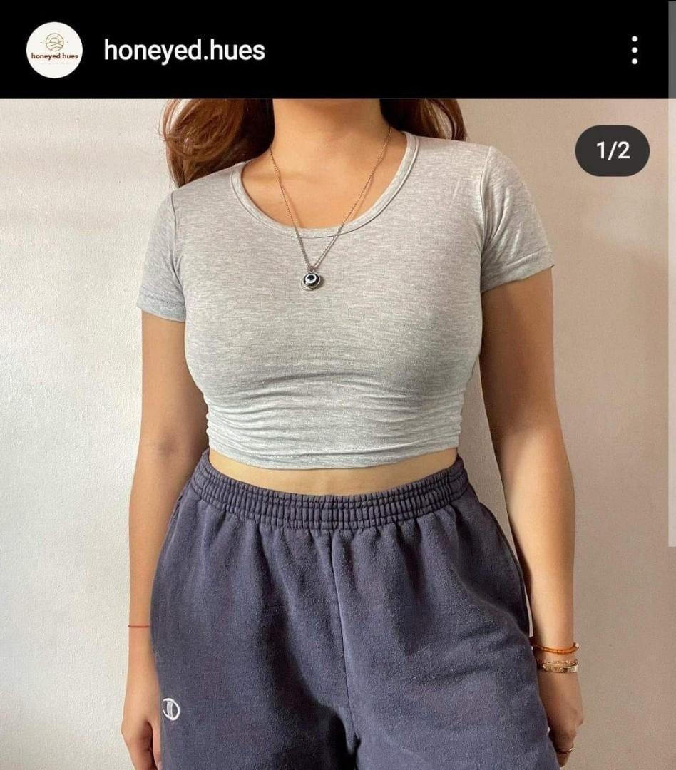 🌑 Gray basic crop top (Category: Shirts) located in Muntinlupa City. Submitted by circleback (Listing ID 1174478761, Image 1). Description: THRIFTED from @/honeyed.hues ! Best fits 34/35 bust. Slightly stretchy. Cute and body hugging for the right size. Feel free to message for more photos / videos / measurements! 😊.