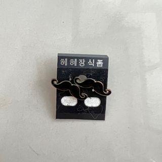 Anting anting kumis moustache mustache lucu hitam earrings aksesoris telinga