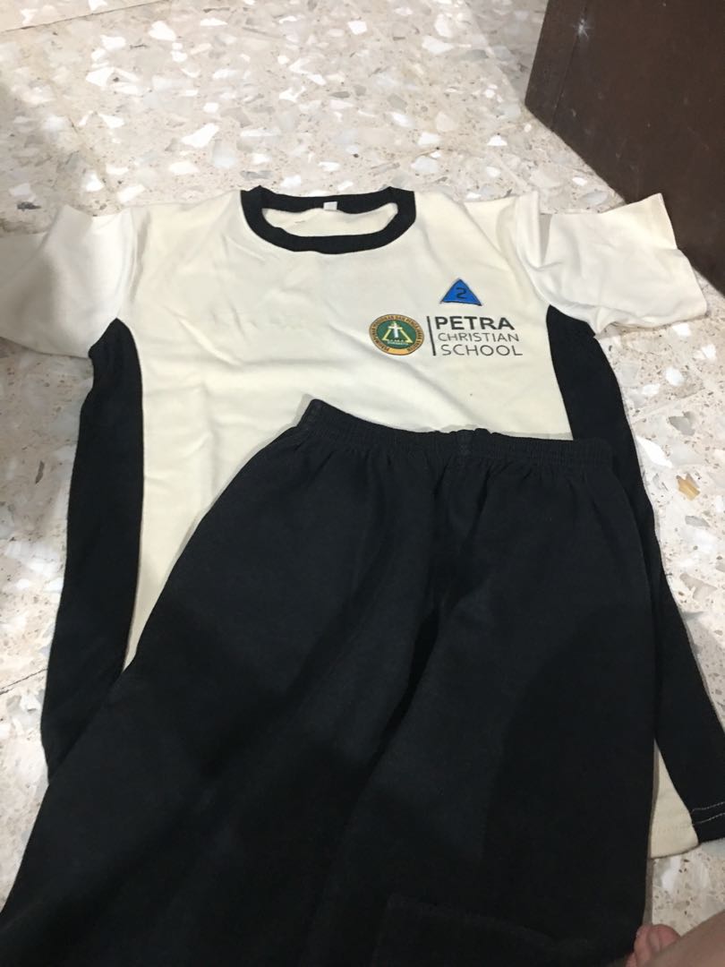 Baju Seragam Olah Raga Fesyen Pria Pakaian Lainnya Di Carousell Baju Seragam Olah Raga Fesyen Pria Pakaian Lainnya Di Carousell