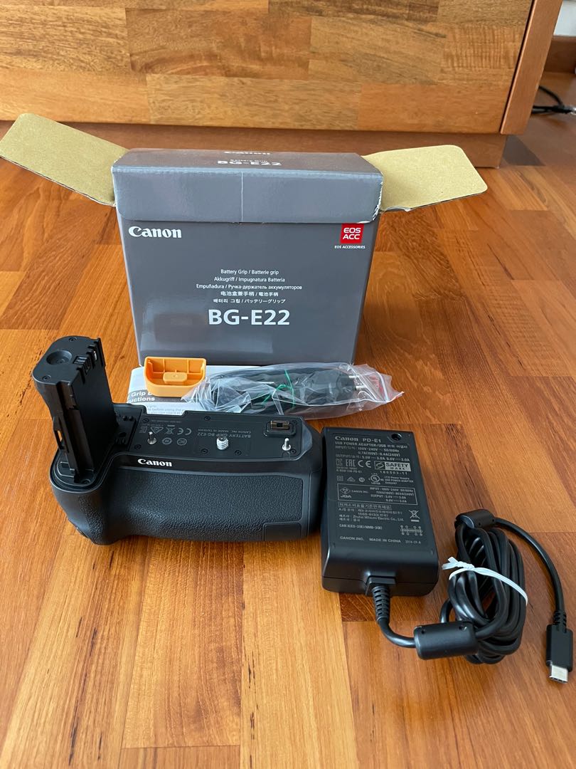BGE22 Canon EOS R battery grip charger, Photography, Photography Accessories, Other Photography