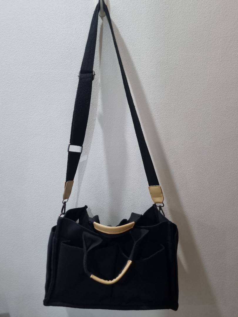 Black Crossbody/Sling bag, Women's Fashion, Bags & Wallets, Crossbody