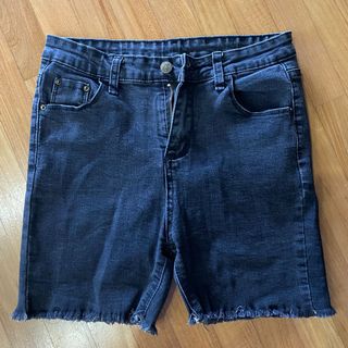(Category: ) located in . Submitted by showerinclothes (Listing ID 1174353030, Image 1). Description: .