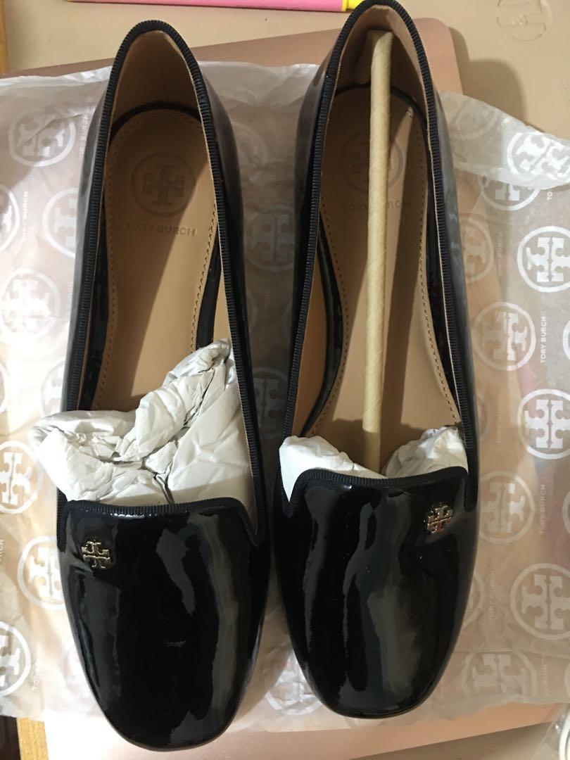 Brand new in box Tory Burch Samantha Smoking Slipper Patent Leather,  Women's Fashion, Footwear, Flats & Sandals on Carousell