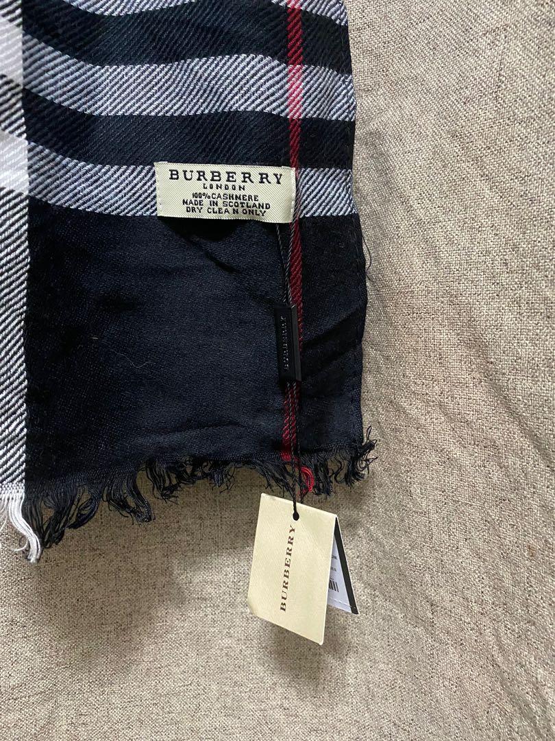 BURBERRY 圍巾絲巾全新品（正品）, 名牌精品, 精品配件在旋轉拍賣