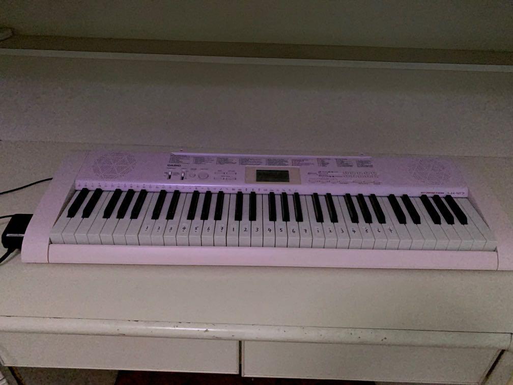 Lk 127 casio top