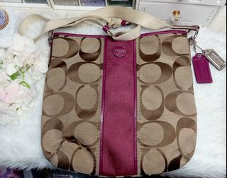 (Category: ) located in . Submitted by LesPerlesCollection (Listing ID 1174426568, Image 1). Description: .