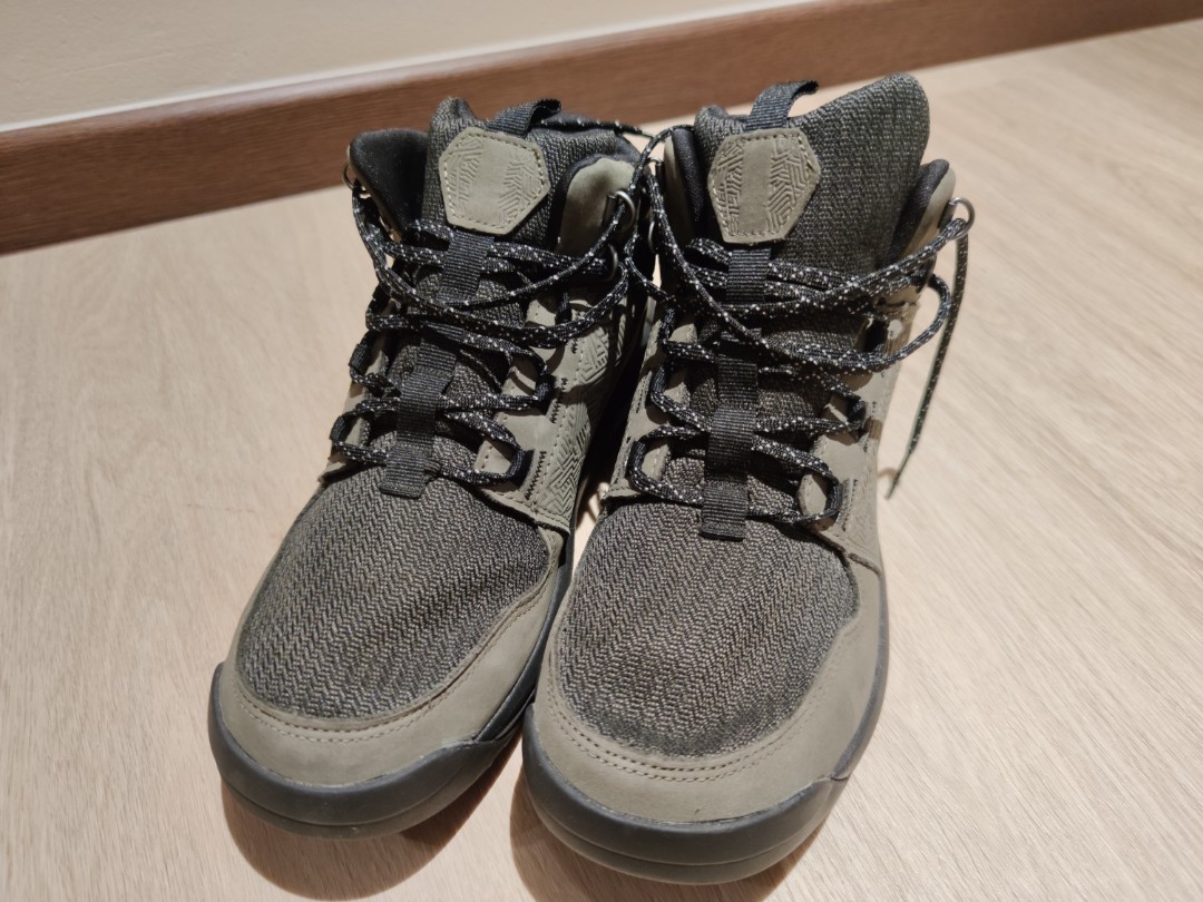 Decathlon Hiking Boots (EU 39), Sports Equipment, Hiking & Camping on