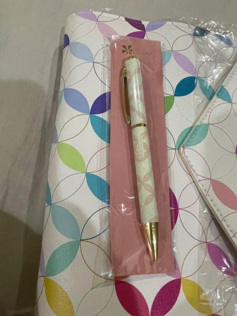 Erin condren MCC pen (Category: Stationery & School Supplies) located in Quezon City. Submitted by jujuloco (Listing ID 1174480145, Image 2). Description: Brand new Erin condren mid century circles cherry blossom edition ballpoint pen Rfs: have several ec mcc design pens Payment via gcash or bpi only .