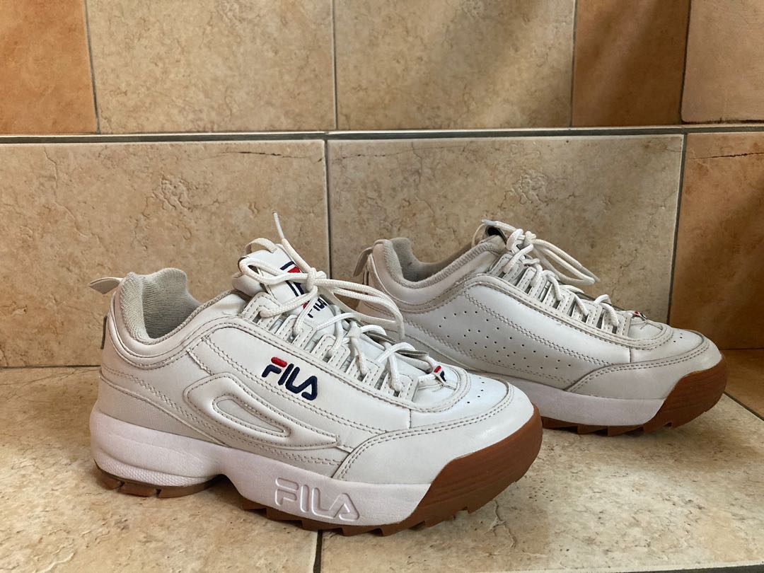 Fila disruptor gum outlet