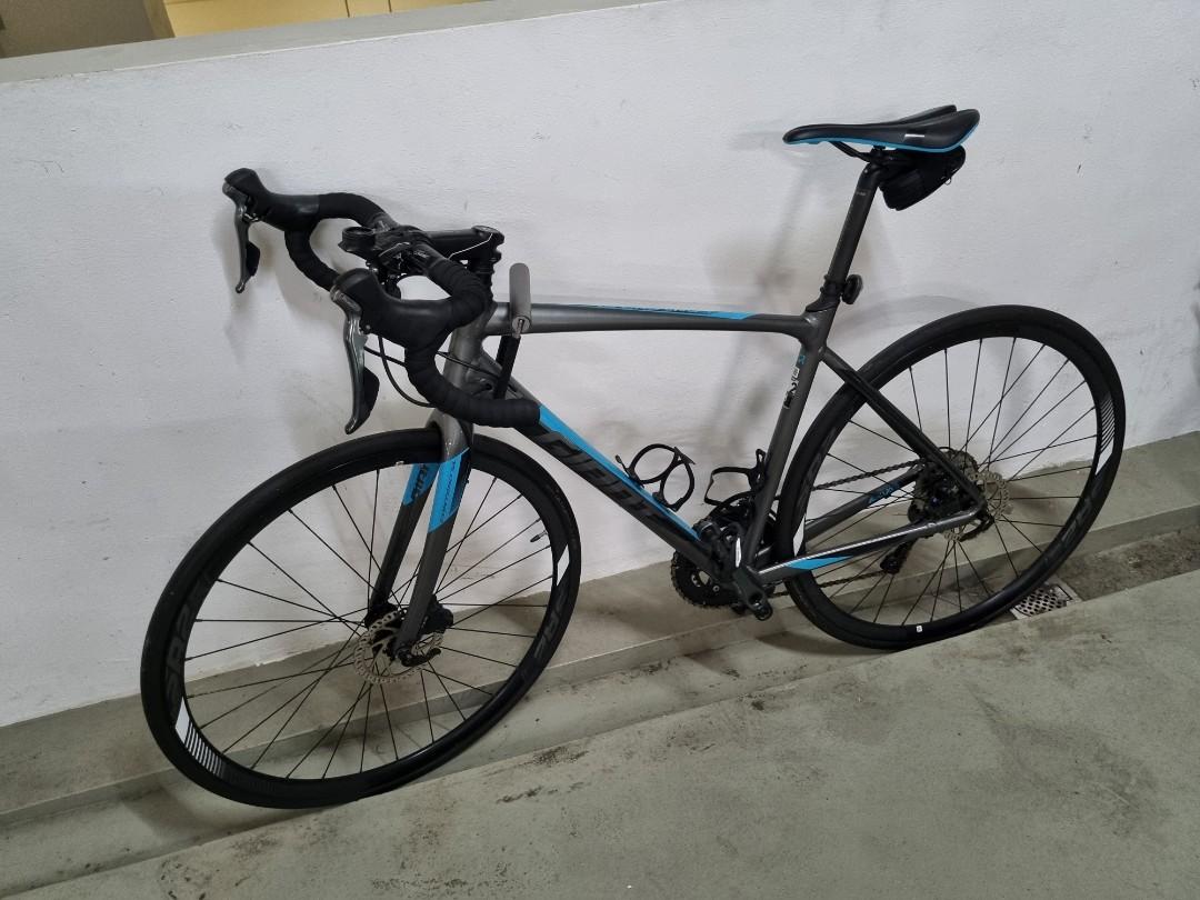 Giant contend SL 2 road bikes, M/L 
