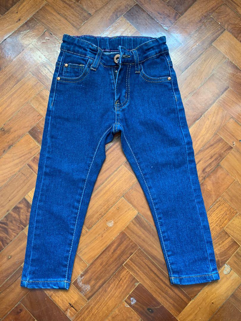 Girl leggings/ pants SET (Category: Babies & Kids Fashion) located in Paranaque City. Submitted by maggie188 (Listing ID 1174335417, Image 3). Description: Fits 2-4yo White, gray and red - H&M Blue green- garanimals w slight discoloration Jeans - just jeans Navy blue - unbranded Pink- Tarte Tatin Lighter pink - Debenhams.