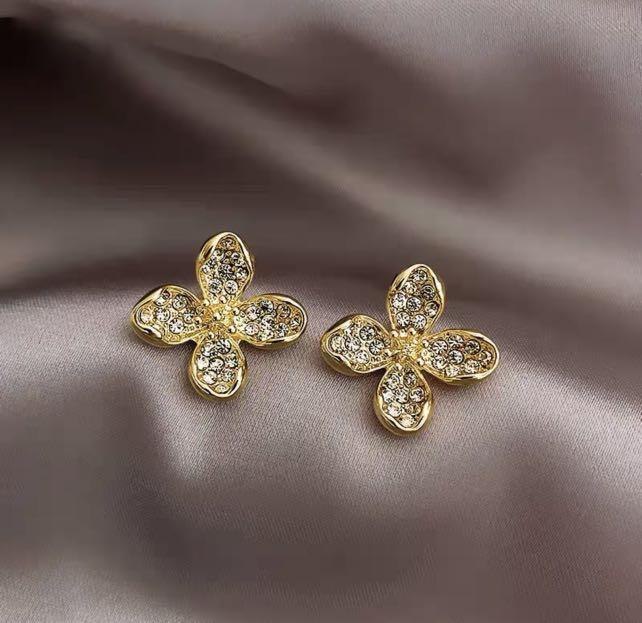 Gold earrings flower design cheap